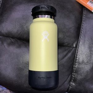 “Pineapple” hydro flask